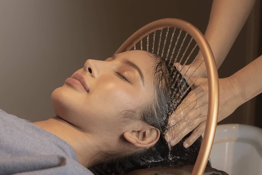 Head spa and scalp-care treatment at DIFFANY